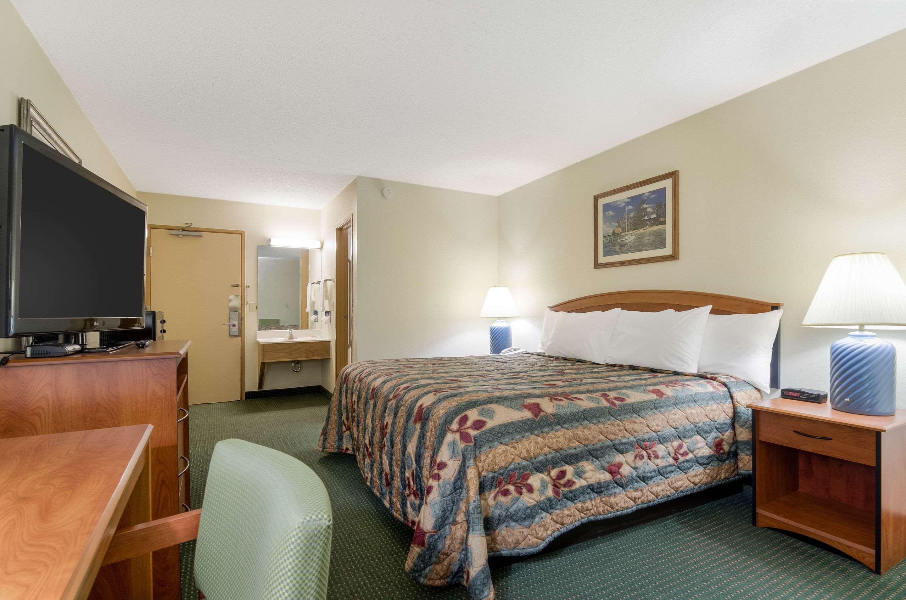 Econo Lodge Emporia Exteriér fotografie
