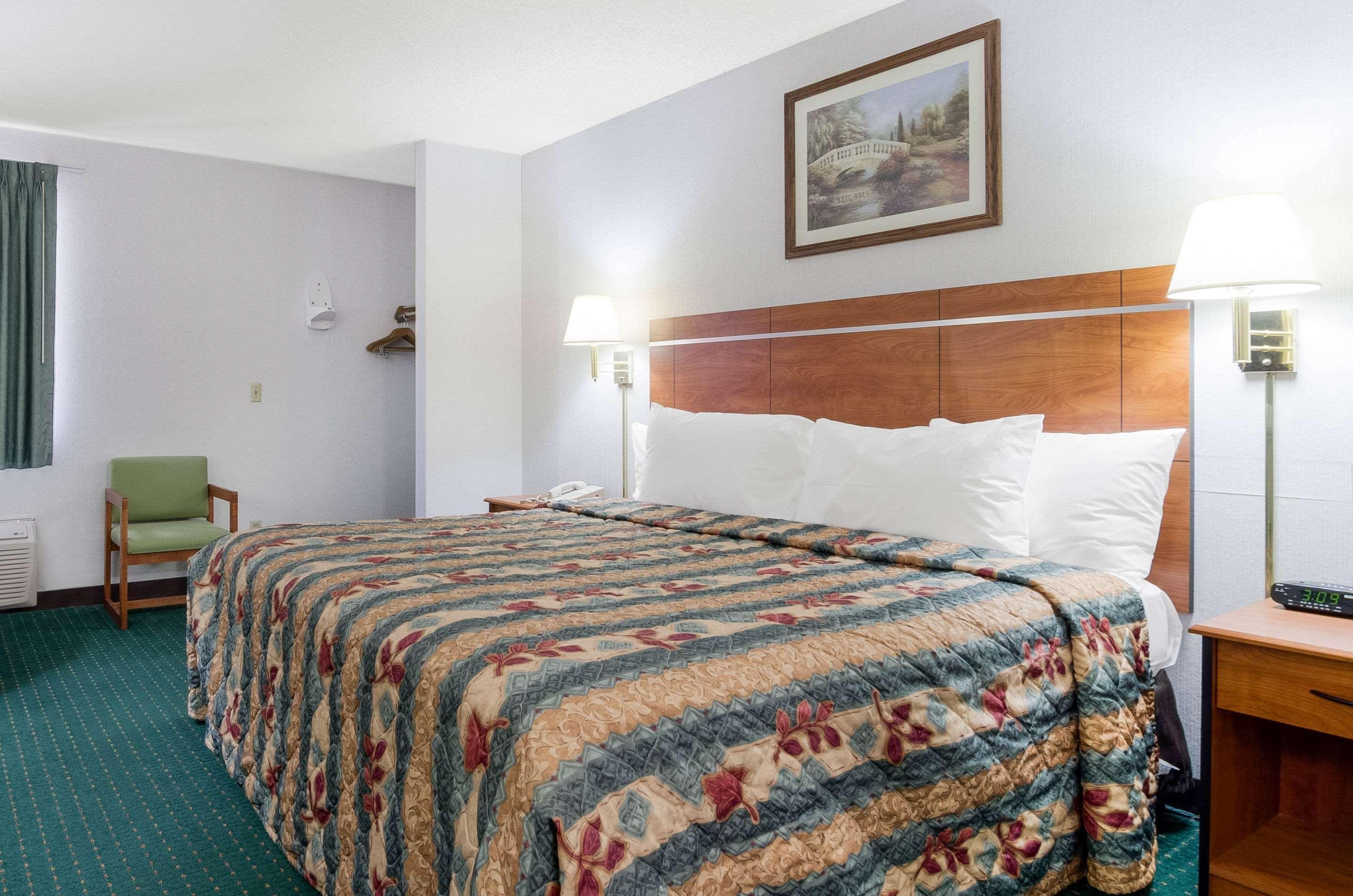 Econo Lodge Emporia Exteriér fotografie