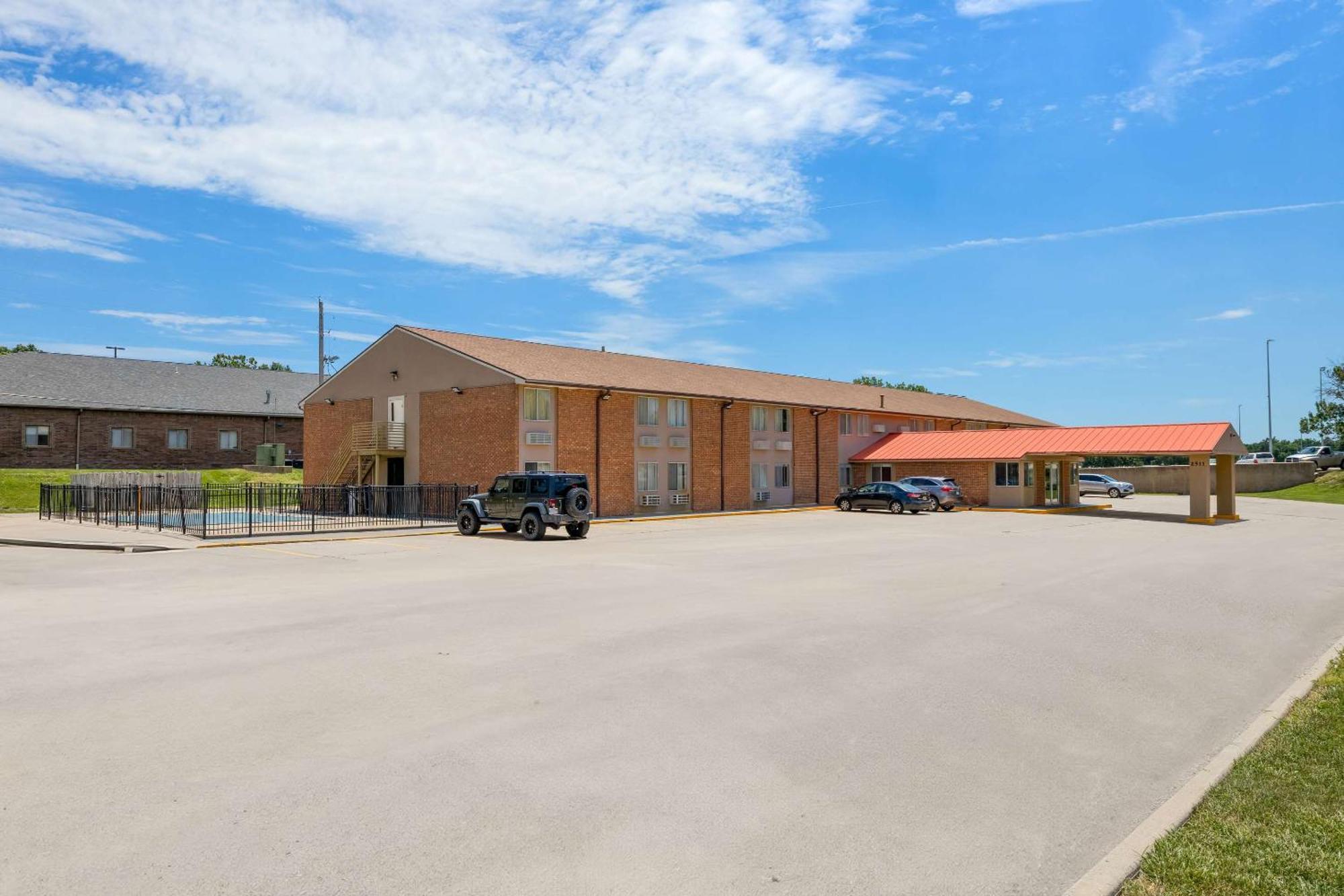 Econo Lodge Emporia Exteriér fotografie